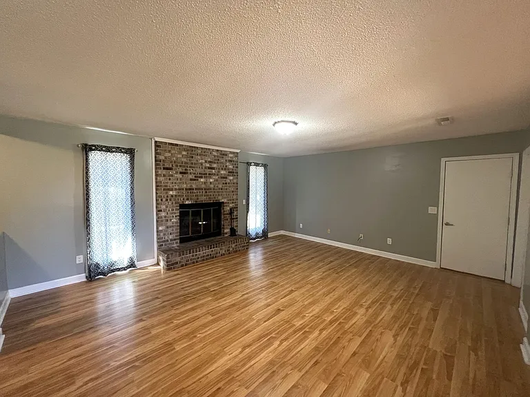 116 E Pondella Dr — Photo 5