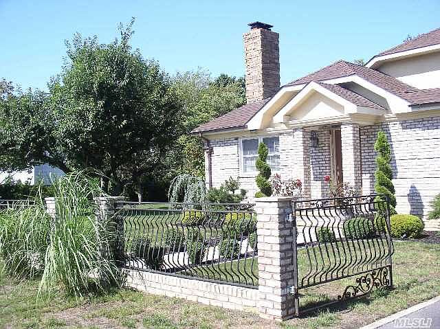 1st image of 496 Sweezy Ave