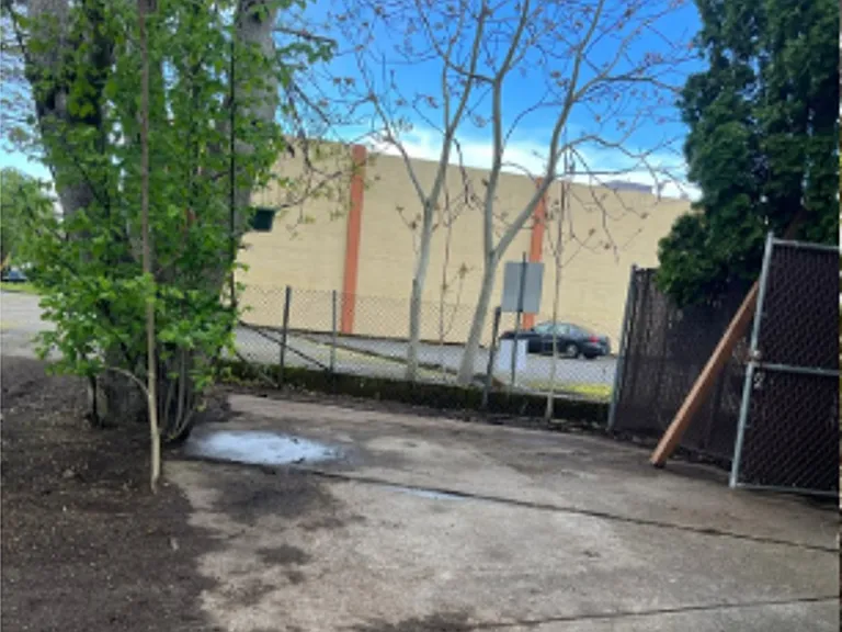 1370 Ferry St SE — Photo 14