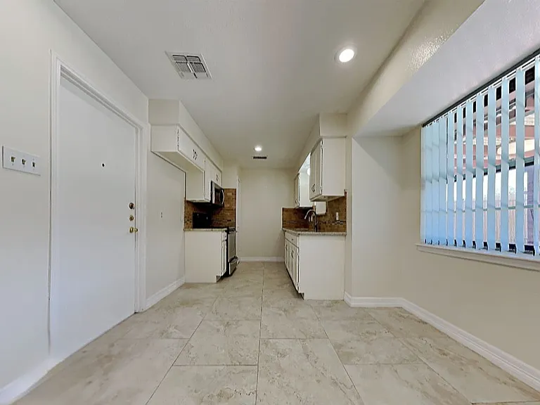 10506 Kirkdale Dr — Photo 12