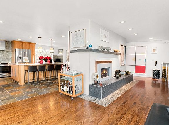 4th image of 1011 Crown Dr