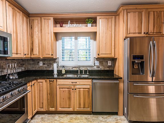 5th image of 2404 Chablis Ct