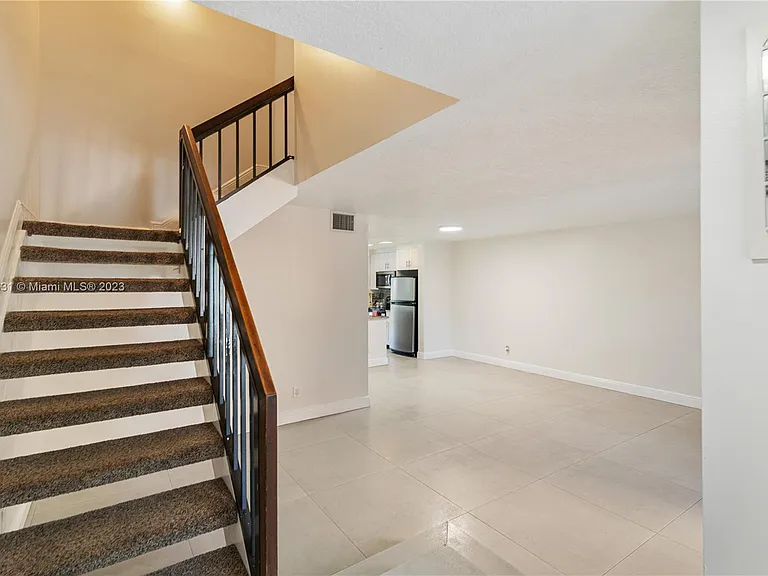 1660 W Golfview Dr #166 — Photo 6