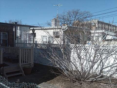 3rd image of 2265 46th St