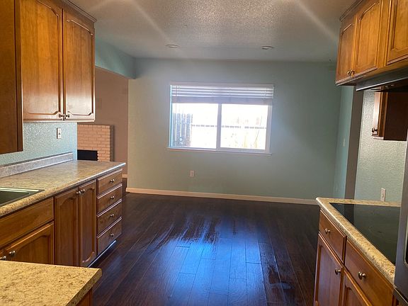 4th image of 630 W San Gabriel Ave