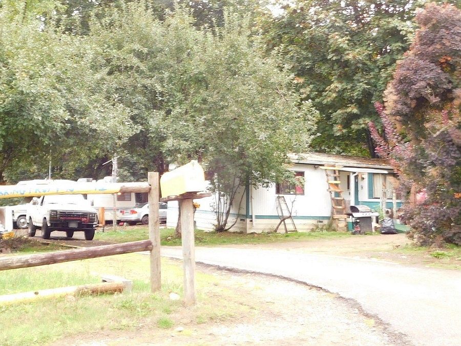 2nd image of 71 NE Little Mission Creek Ln