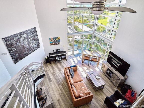 5th image of 7701 Collins Ave #9