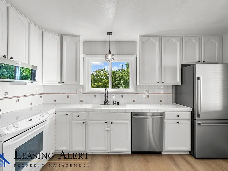 28031 Meadowcreek Rd — Photo 5