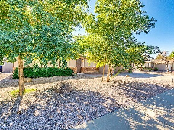 2nd image of 2665 E Irwin Ave