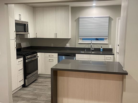 4th image of 348 S Elm Dr Unit 5