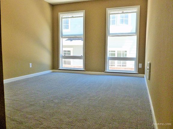4th image of 619 N San Mateo Dr APT 103