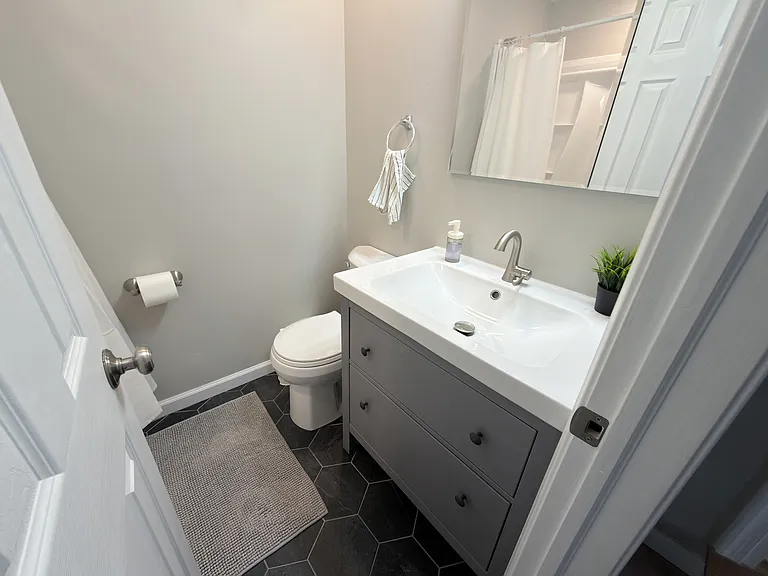 388 Conarroe St — Photo 7