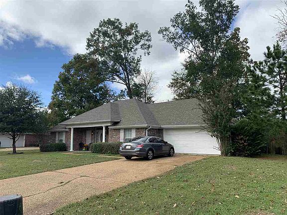 2nd image of 448 Oak Lawn Dr