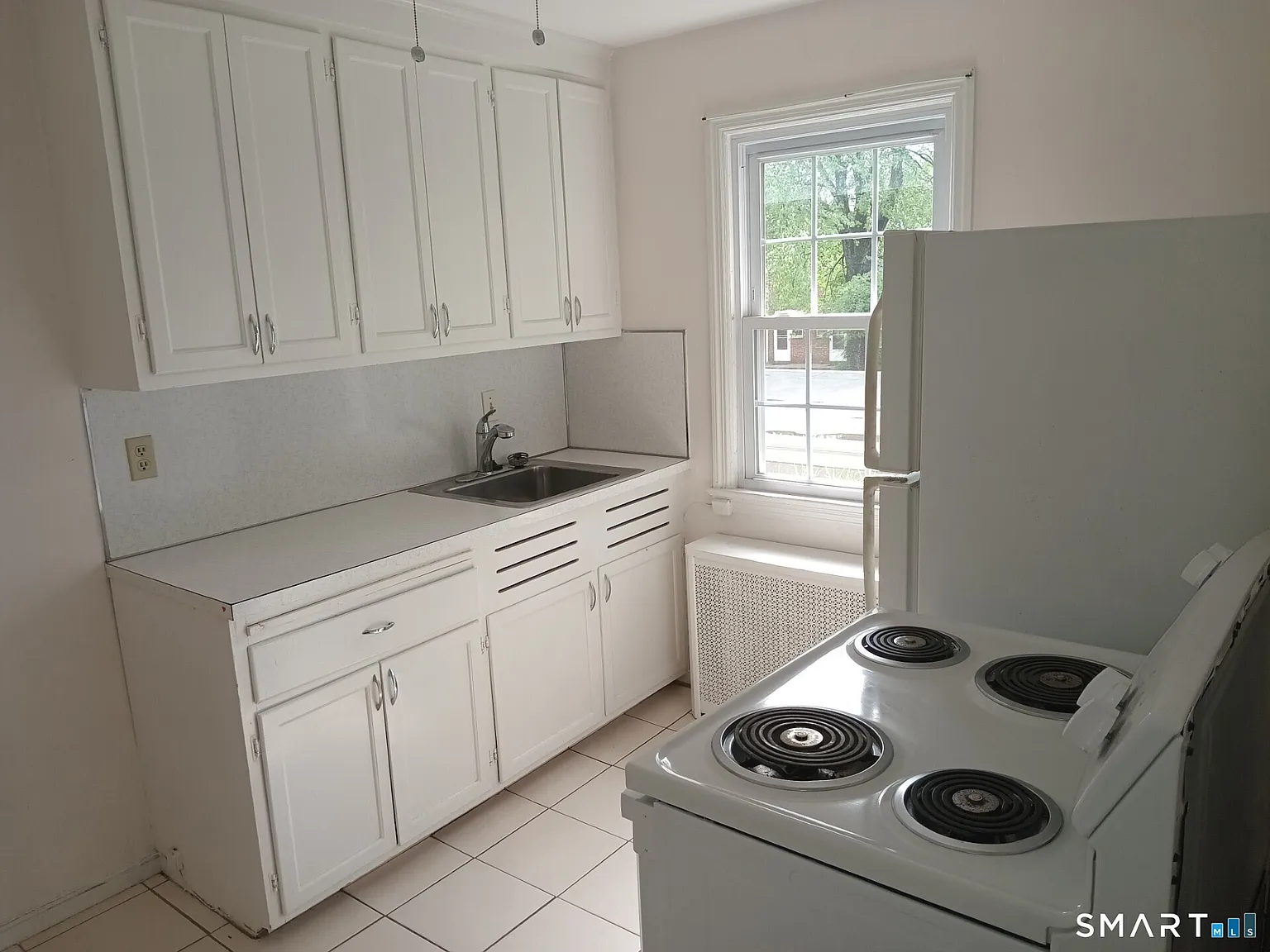 2 bed, 1.0 bath, 696 sqft, $1,600 — Photo 4
