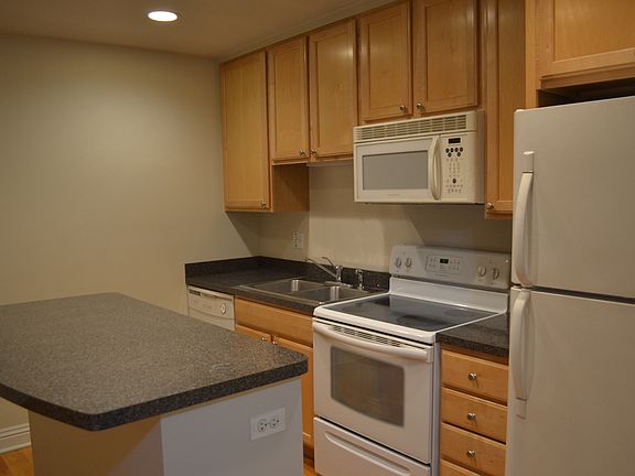 3rd image of 5225 N Ashland Ave APT 3C
