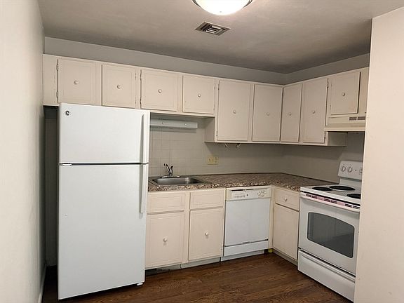 2nd image of 176 Maple Ave APT 4-34