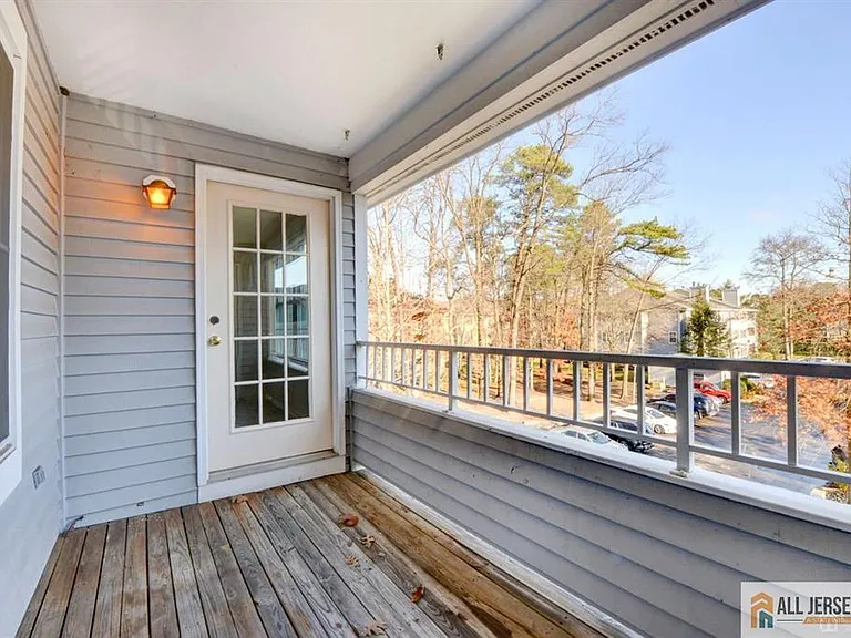 1909 Tanglewood Ct — Photo 18
