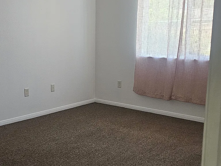 1641 Porter St — Photo 9