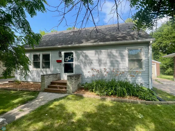 1509 14th St S, Fargo, ND 58103