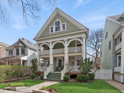 5247 N Magnolia Ave, Chicago, IL, 60640