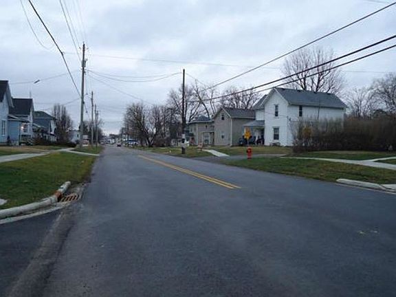 5th image of 300 N Franklin St
