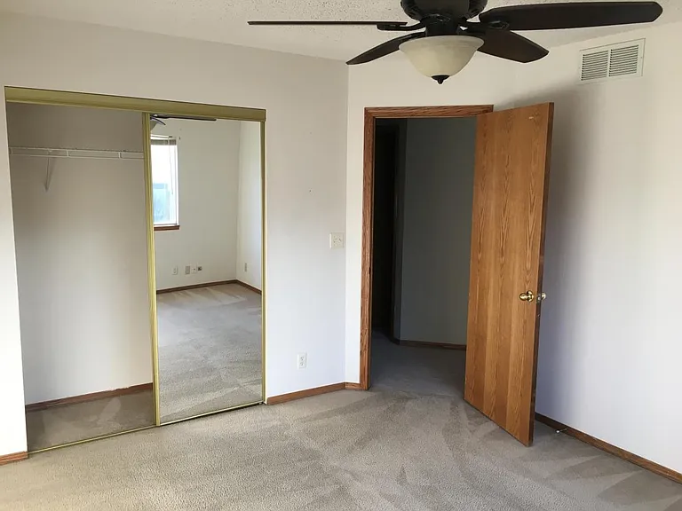 1017 Cedar Point Cir — Photo 6