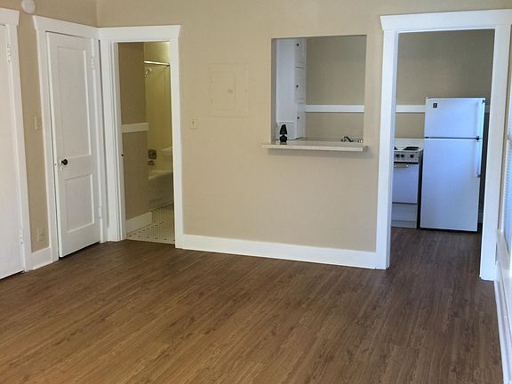 4th image of 2355 Eastlake Ave E APT 101