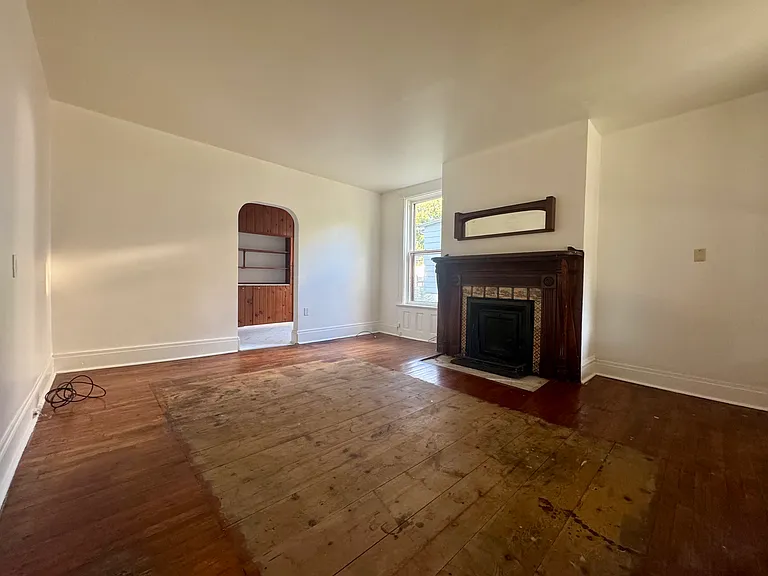 301 E Burlington Ave #1 — Photo 2
