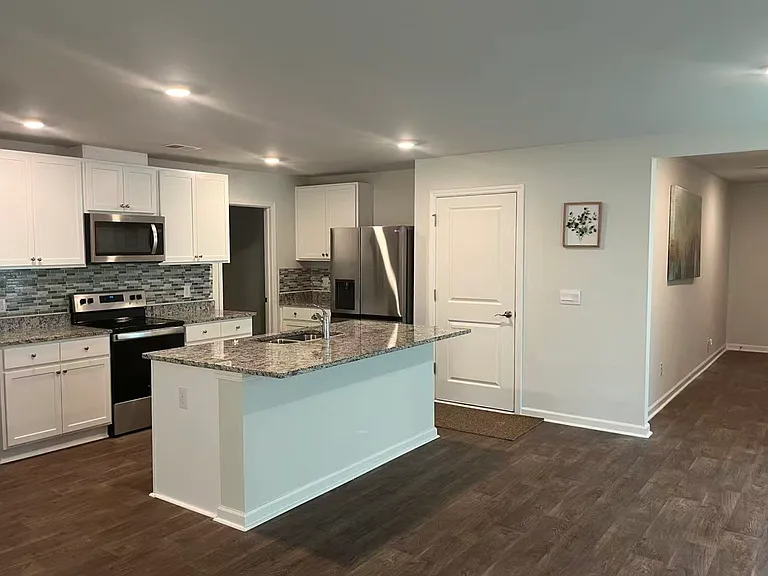 405 Coconut Dr — Photo 5