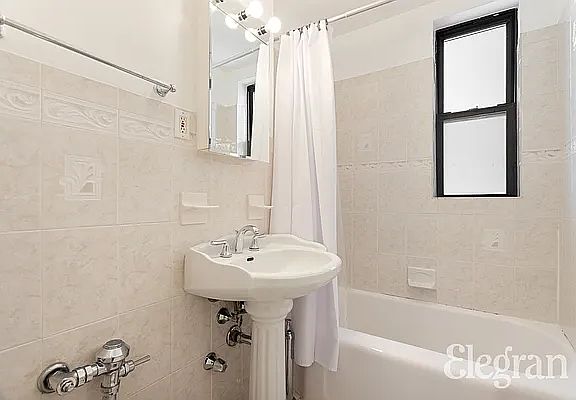 4th image of 305 W 18th St APT 3D