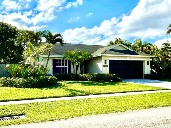 1259 Denlow Ln, Royal Palm Beach, FL 33411