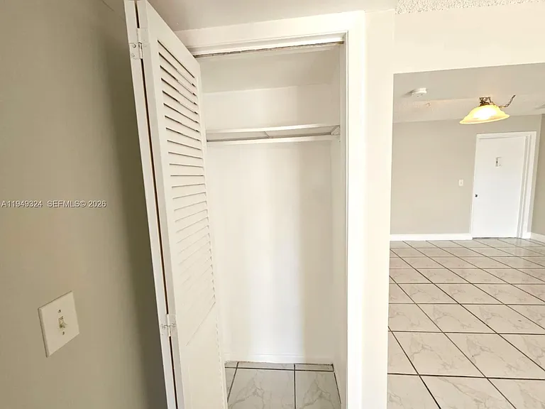 642 NW 13th St #310 — Photo 6