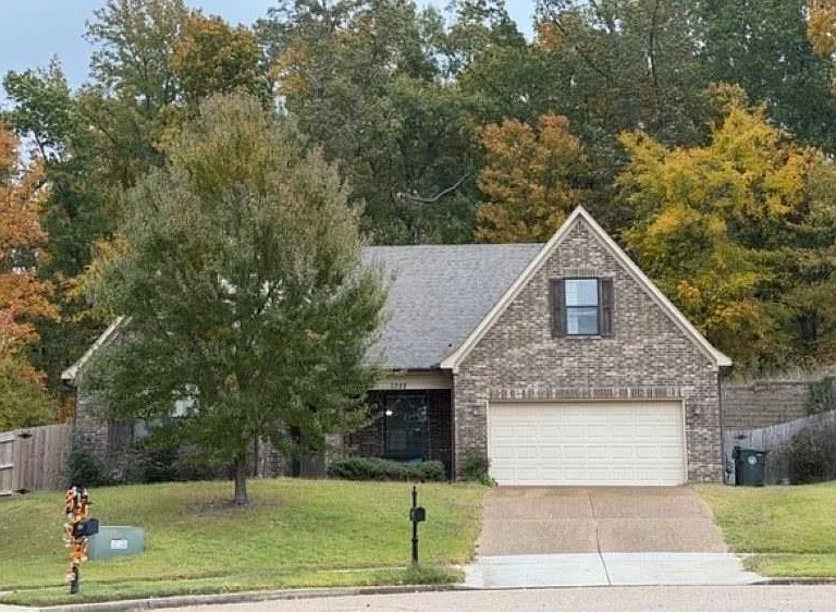 3522 Golden Valley Ln — Photo 1