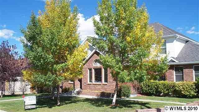 1st image of 221 College Ct