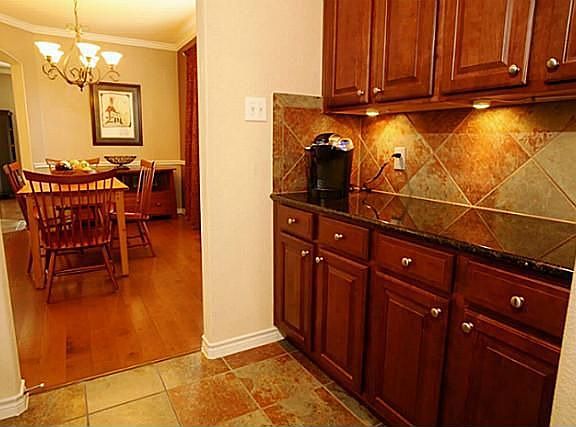 5th image of 601 Lake City Dr