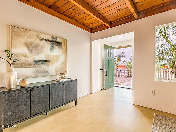 5th image of 2526 E Alturas St