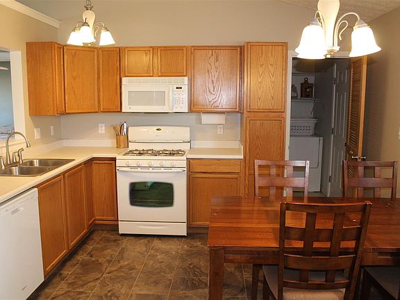 4th image of 4133 Langley Dr