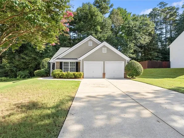 1421 Pine Acre Dr, Buford, GA 30518