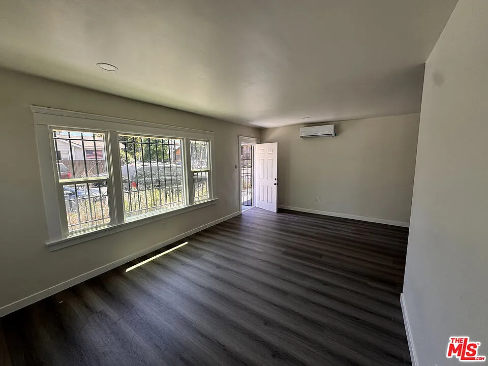 2 bed, 1.0 bath, 1684 sqft, $2,600 — Photo 3