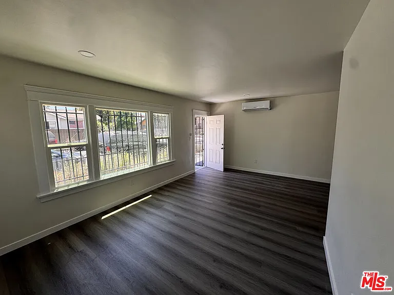 1100 Saint Louis Ave — Photo 3
