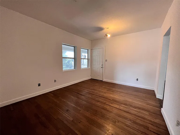 415 Fairview Ave #8 — Photo 7