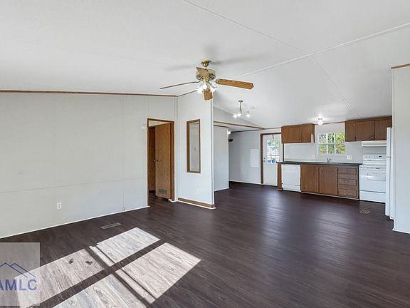 4th image of 56 Barn Road Cir