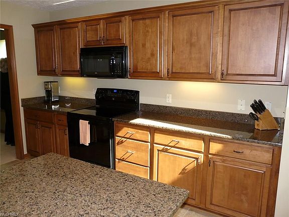 5th image of 9003 Moss Pointe Cir