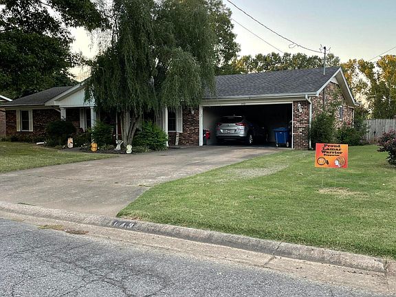 2nd image of 143 N Circle Dr