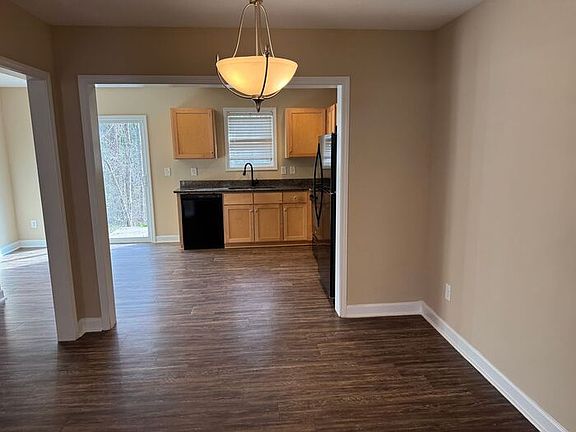 5th image of 134 Brookwood Ave NE
