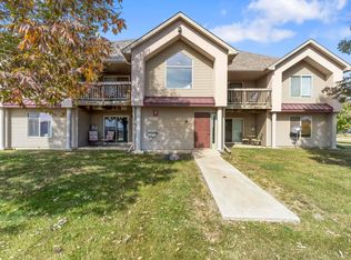 1010 W 240th St NE #4, North Liberty, IA 52317