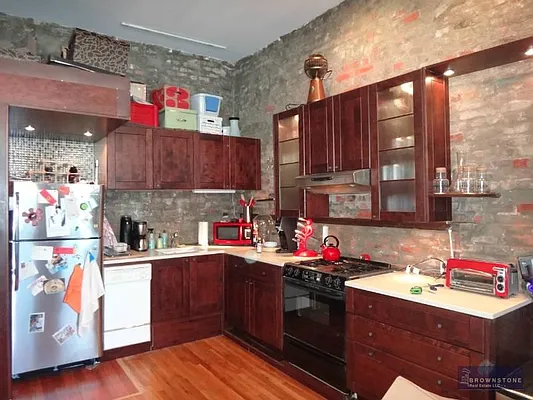 Rented by Brownstone Real Estate | media 70