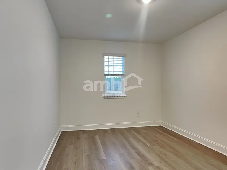 329 Armstrong Curv — Photo 19