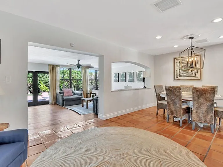 801 SW 5th St — Photo 5