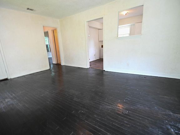 2nd image of 2650 Scotland Dr